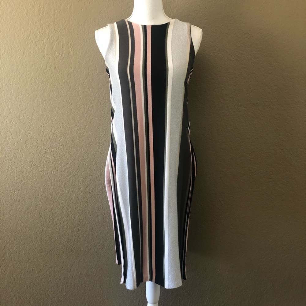 Sleeveless tunic